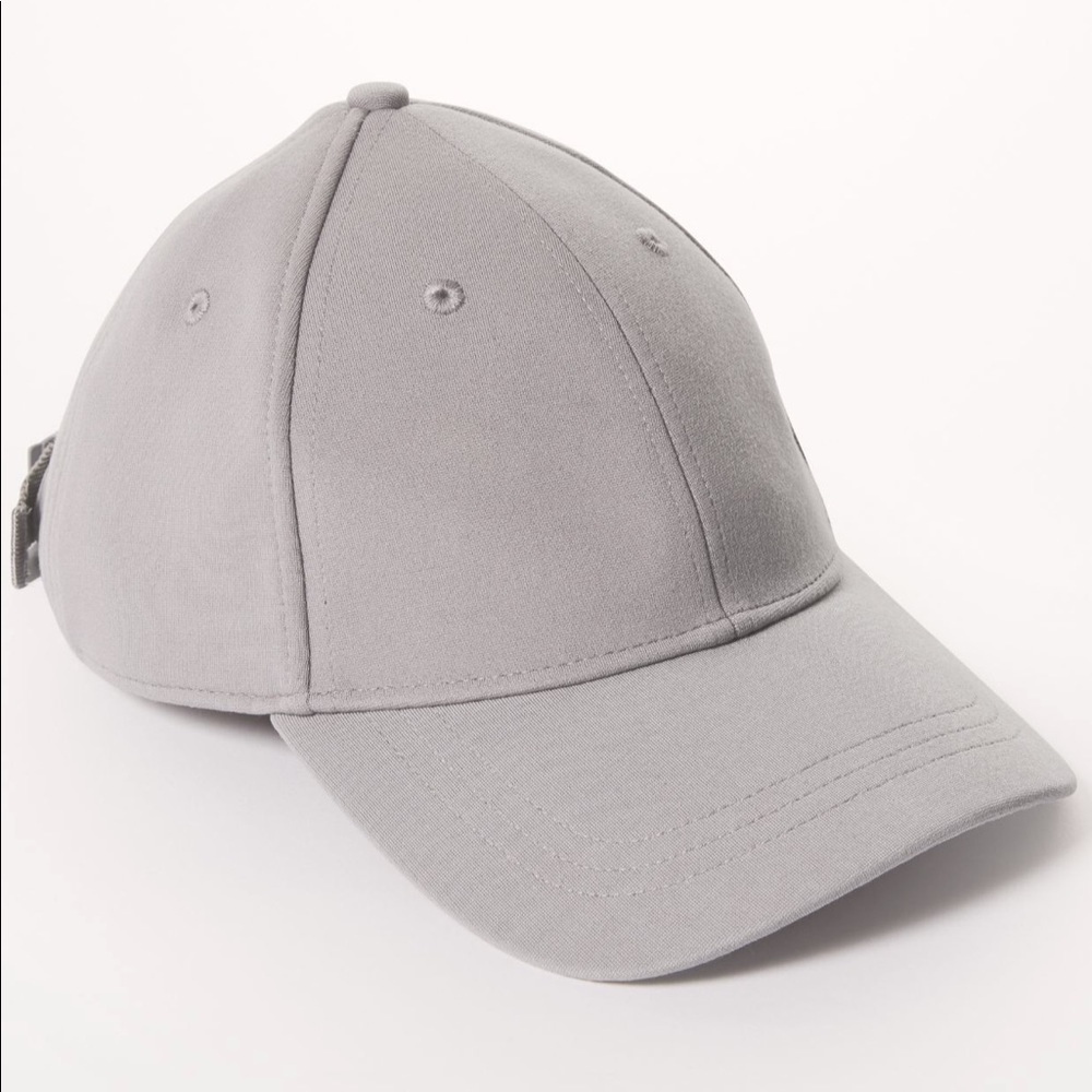 Lululemon baller hat